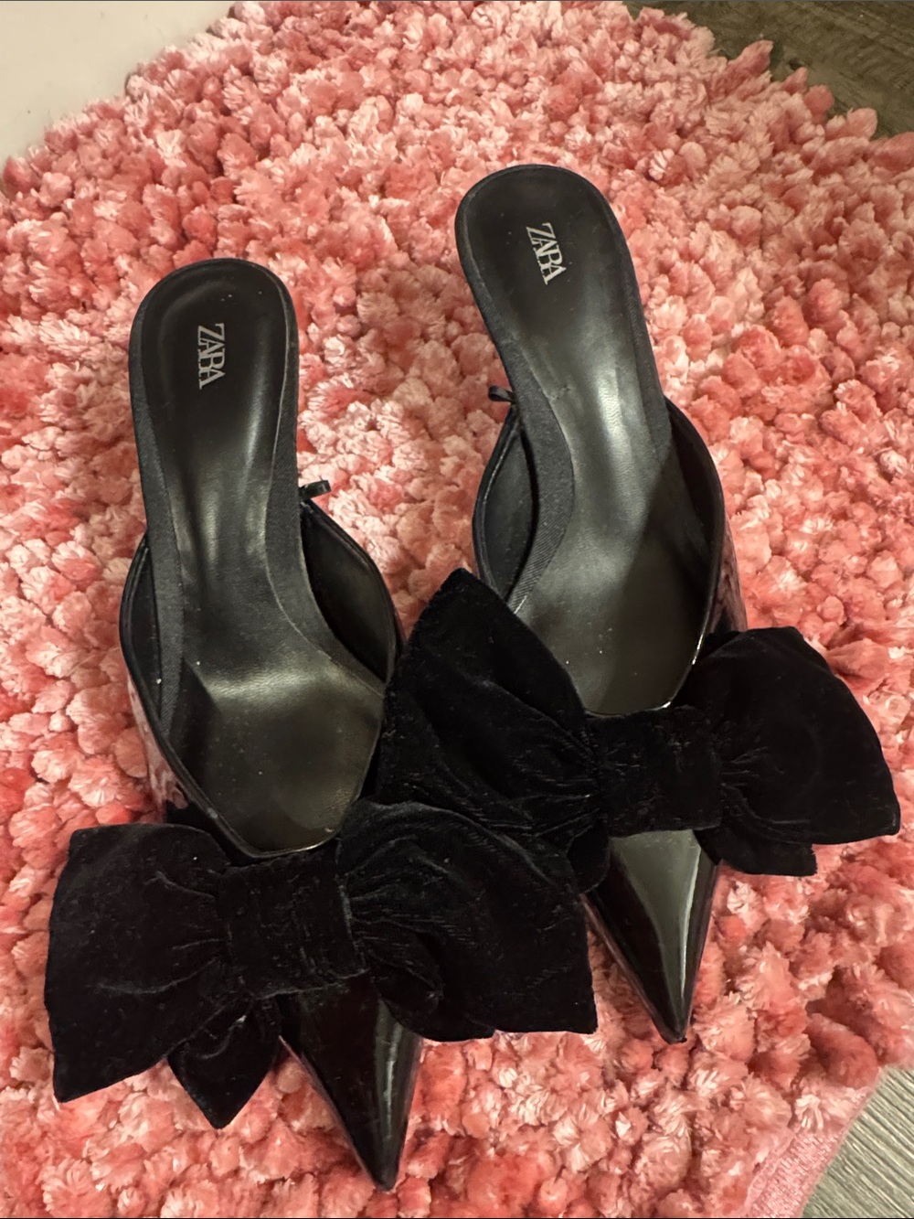 Zara Black Pointed Toe Velvet Bow Mules
